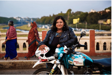 urvashi-patole_bikerni_oowomaniya